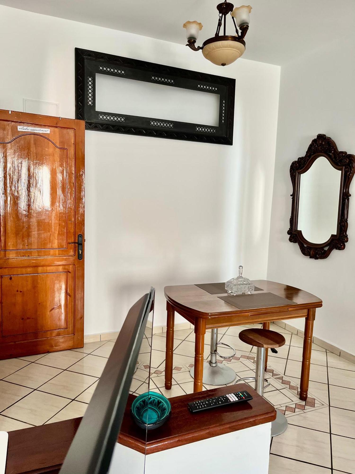 Ambre Appartement Ес-Сувейра Екстер'єр фото